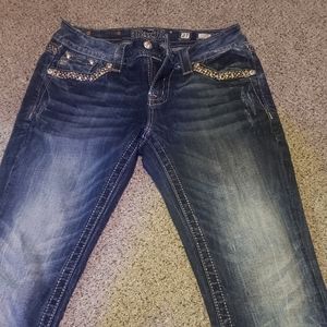 Beautiful miss me jean barley worn!